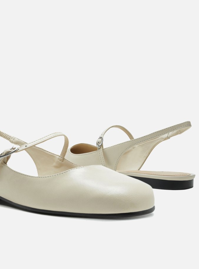 Sapatilha Boneca Off-White Couro Tira Slingback