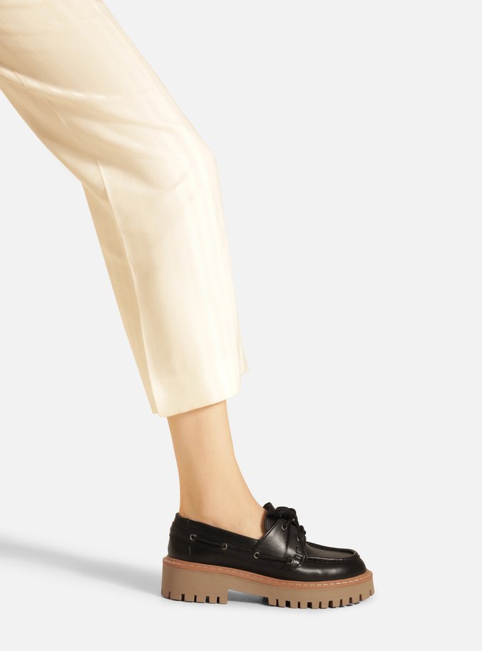 Mocassim Preto Couro Tratorado Amarração