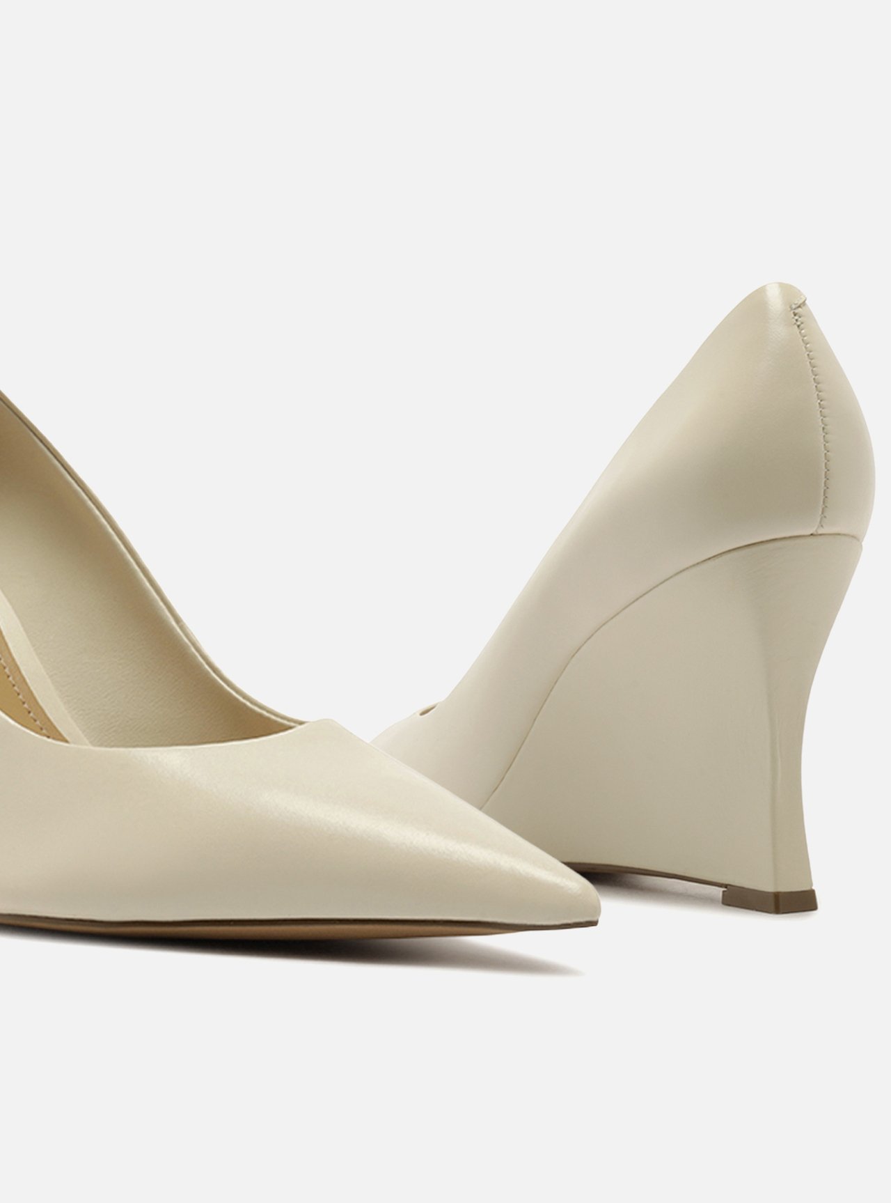 Scarpin Branco Couro Salto Anabela Bico Fino — foto 4