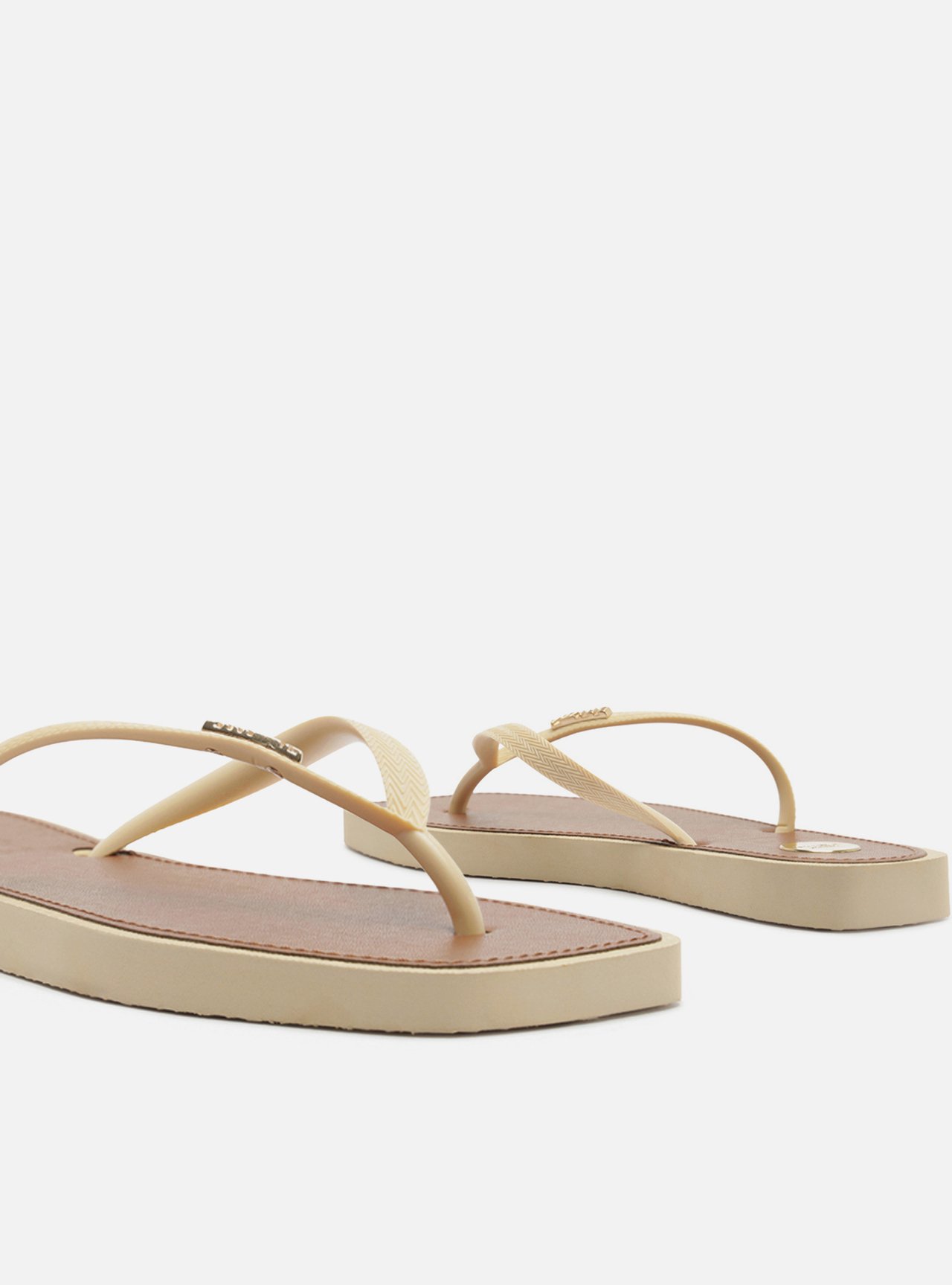 Chinelo de Dedo Off White Plataforma Metais Brizza — foto 4