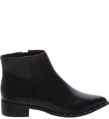 Bota Preta Couro Linha de Tachas