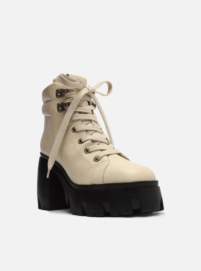 Bota Off-White Couro Cano Curto Tratorada Harper