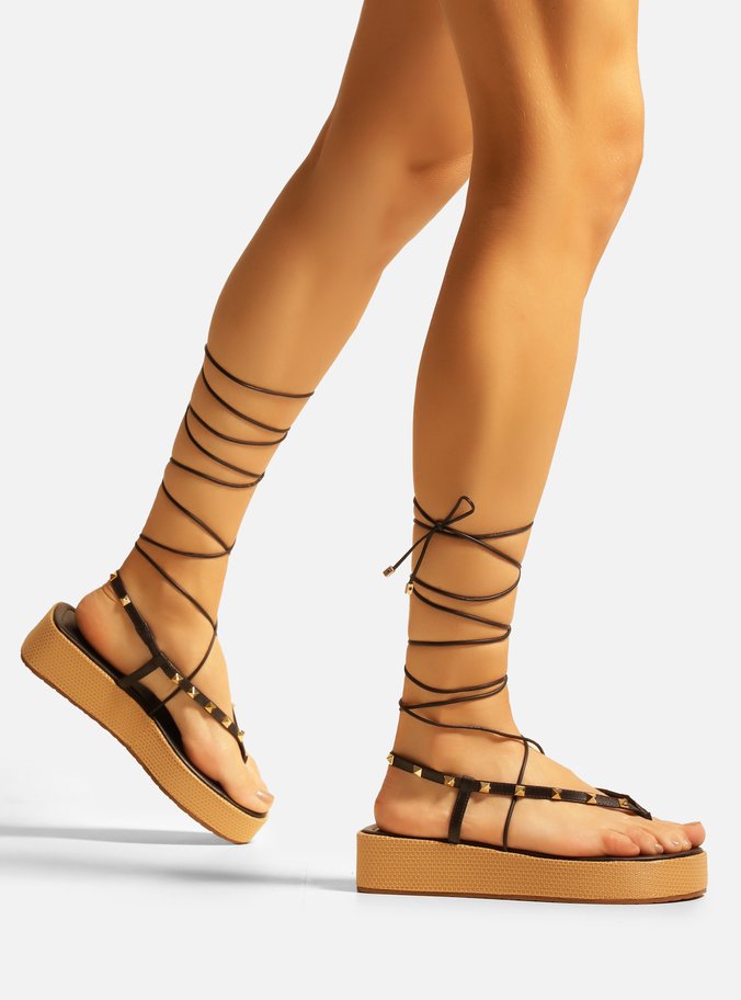 Sandália Preta Flatform Amarração Studs
