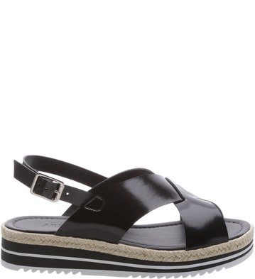 Sandália Rasteira Tiras Entrelaçadas Verniz Preto