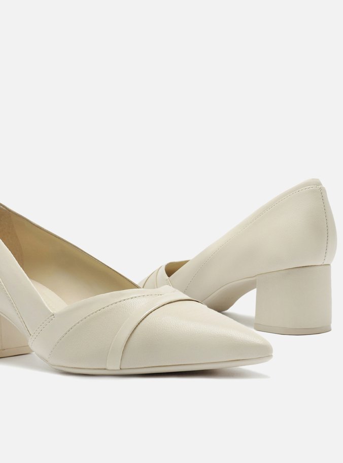 Scarpin Off-White Salto Bloco Bico Fino