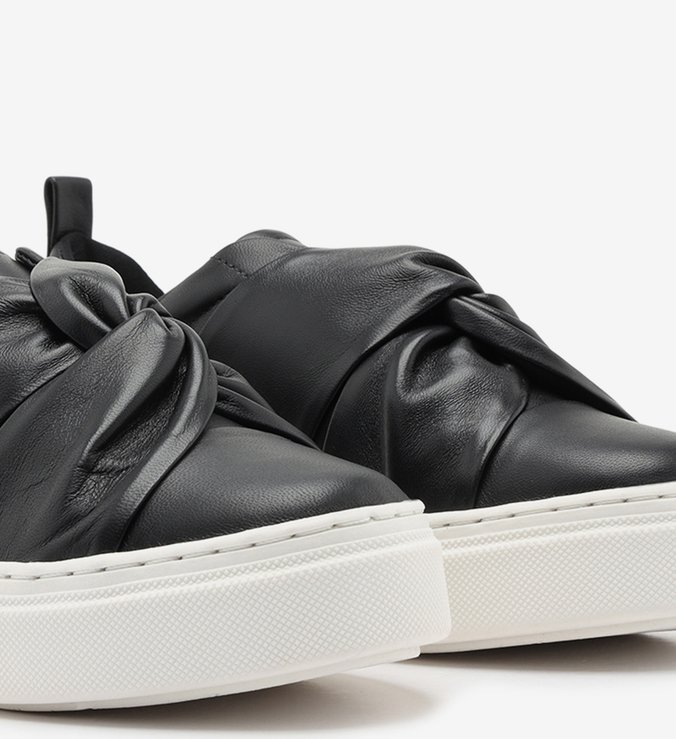 Tênis Slip On Preto Couro Nó Sola Alta
