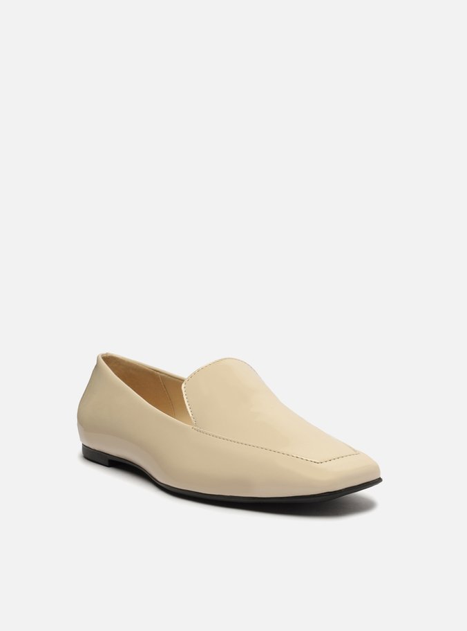 Mocassim Off-White Verniz Bico Quadrado Easy