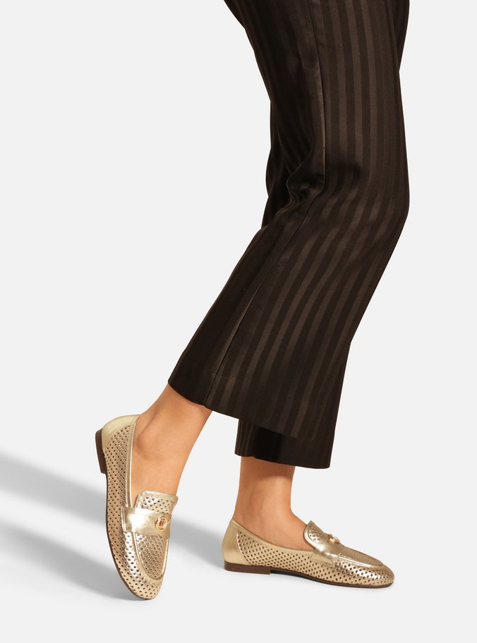 Mocassim Dourado Couro Bico Redondo Vazado Metal