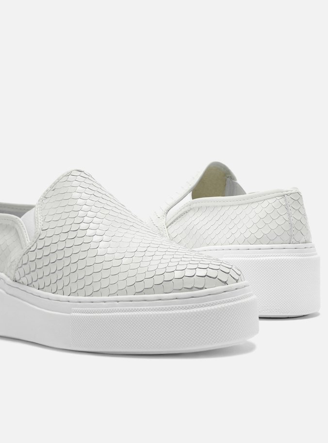 Slip On Branco Sola Alta Bico Redondo