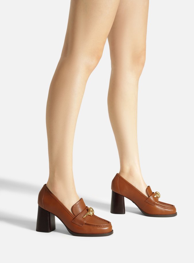 Loafer Marrom Claro Couro Salto Bloco Metal Nó
