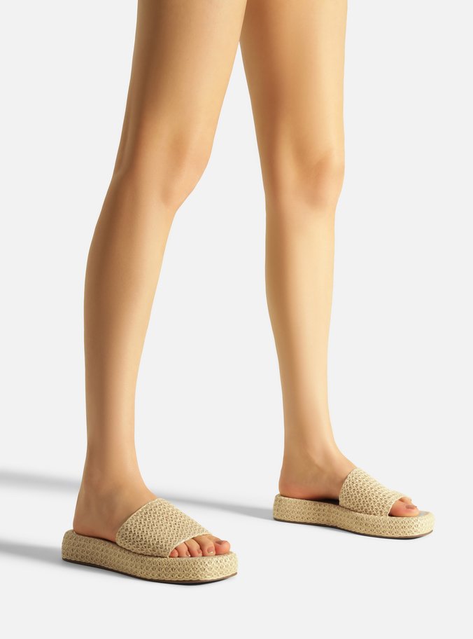 Sandália Bege Palha Crochê Flatform