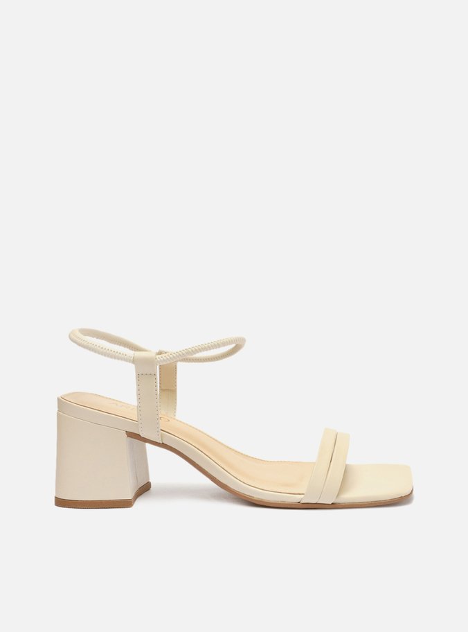 Sandália Off-White Salto Bloco Bico Quadrado Tiras