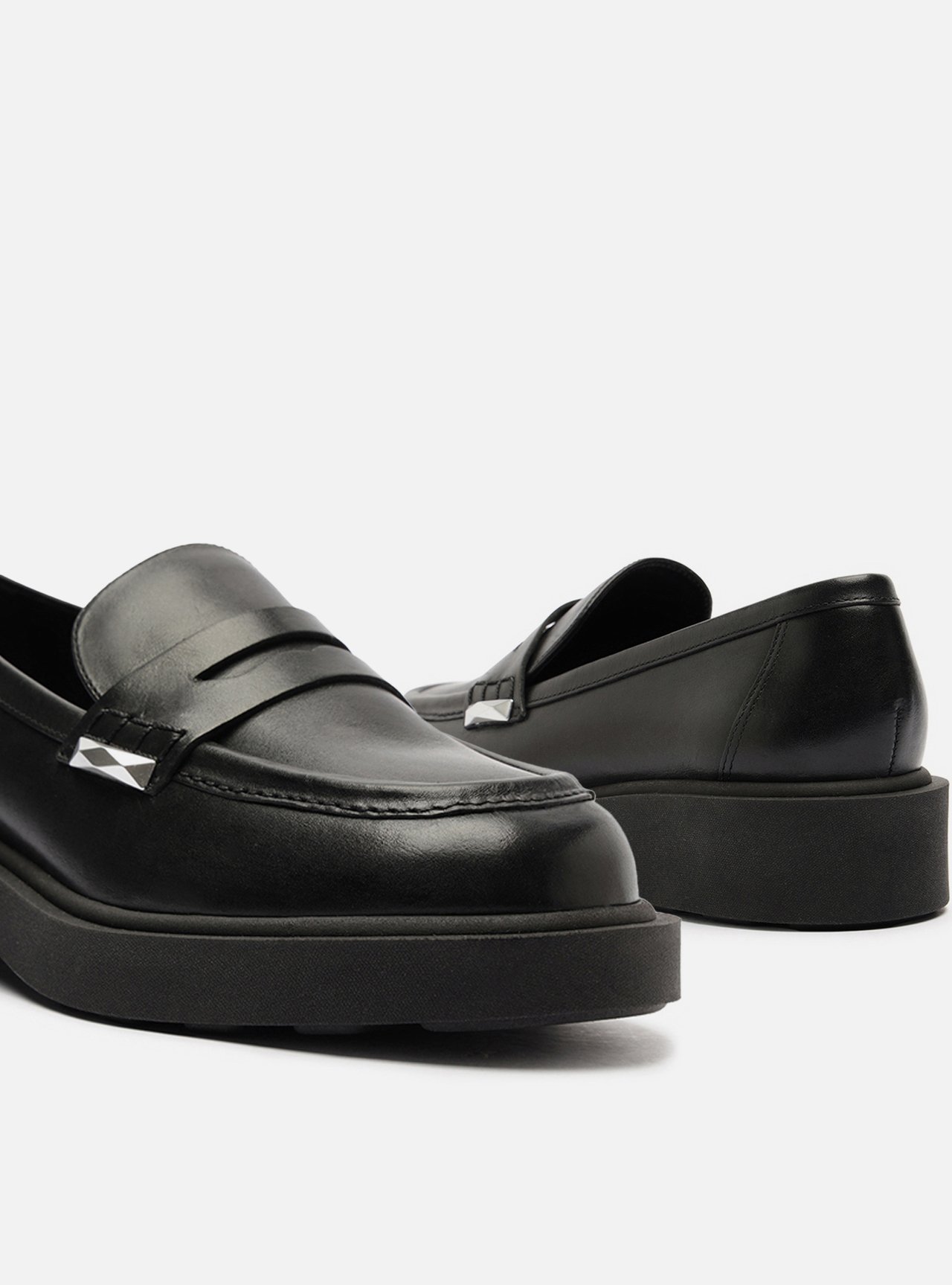 Mocassim Preto Couro Bloco Tira Detalhe — foto 4