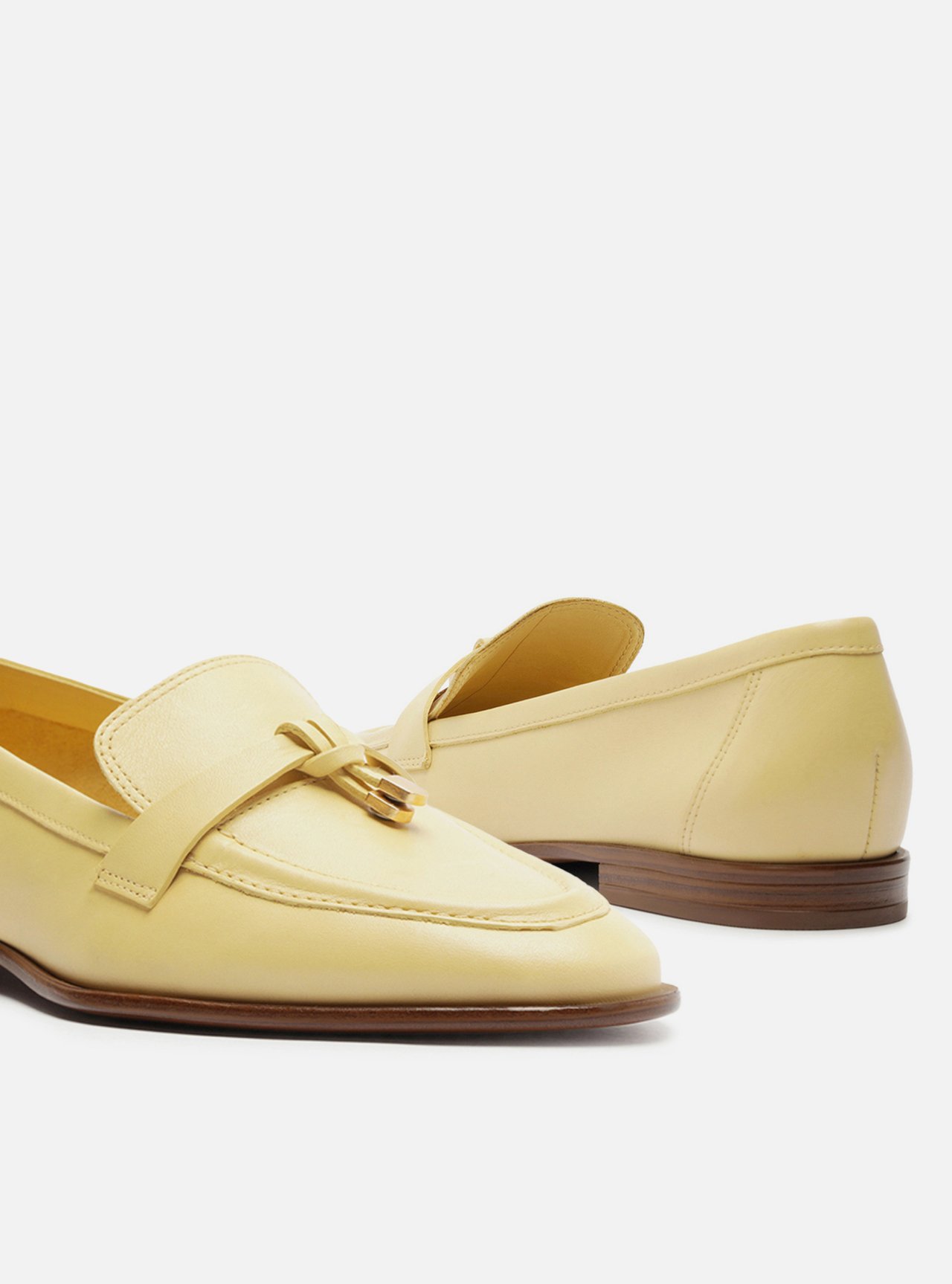Mocassim Amarelo Couro Detalhe Tira — foto 4
