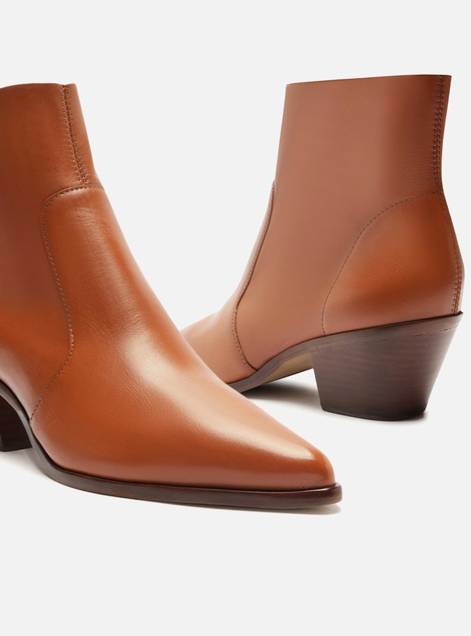 Bota Marrom Couro Cano Curto Bico Fino
