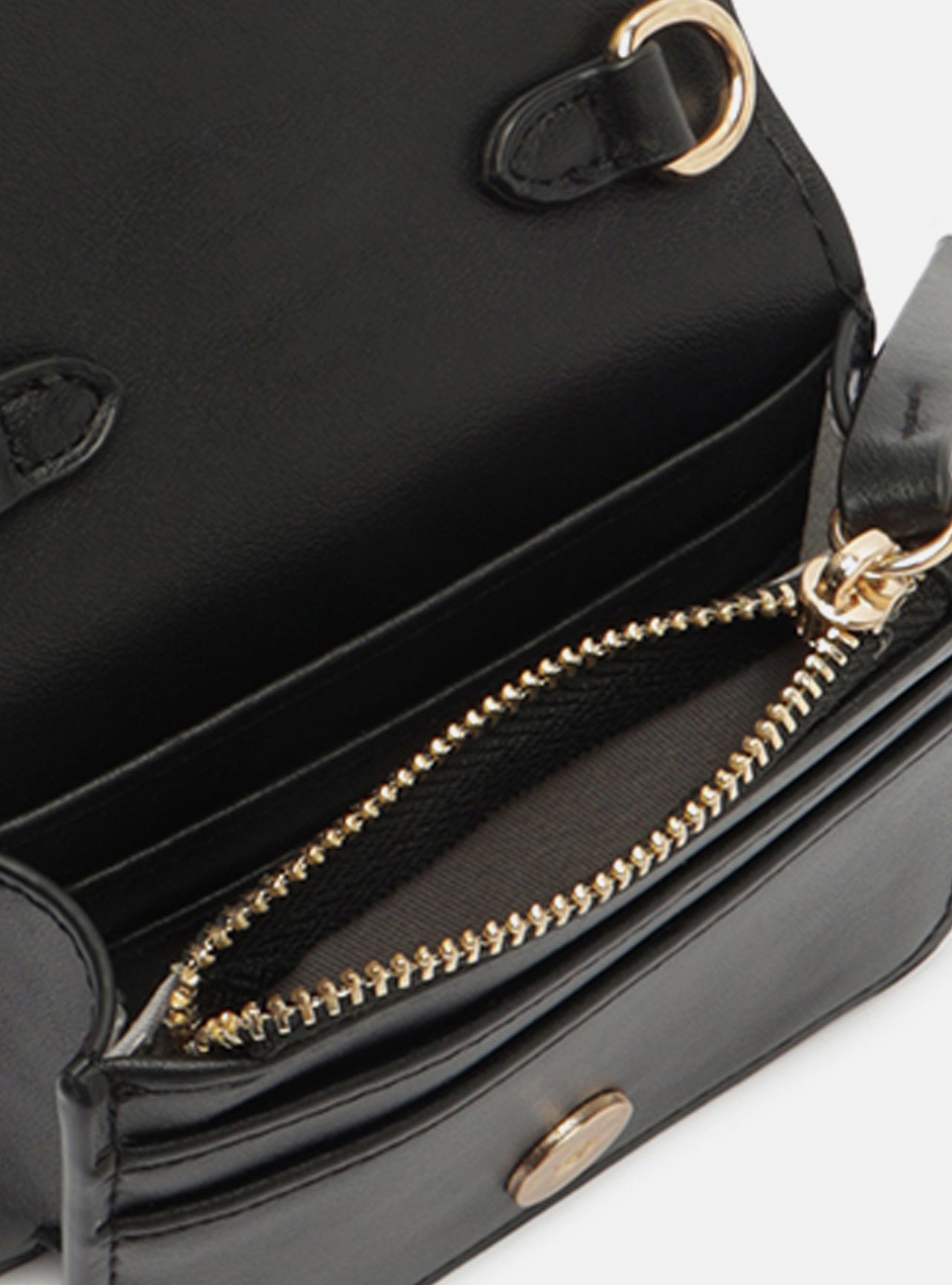 Bolsa Tiracolo Preta Pequena Corrente Dourada — foto 4