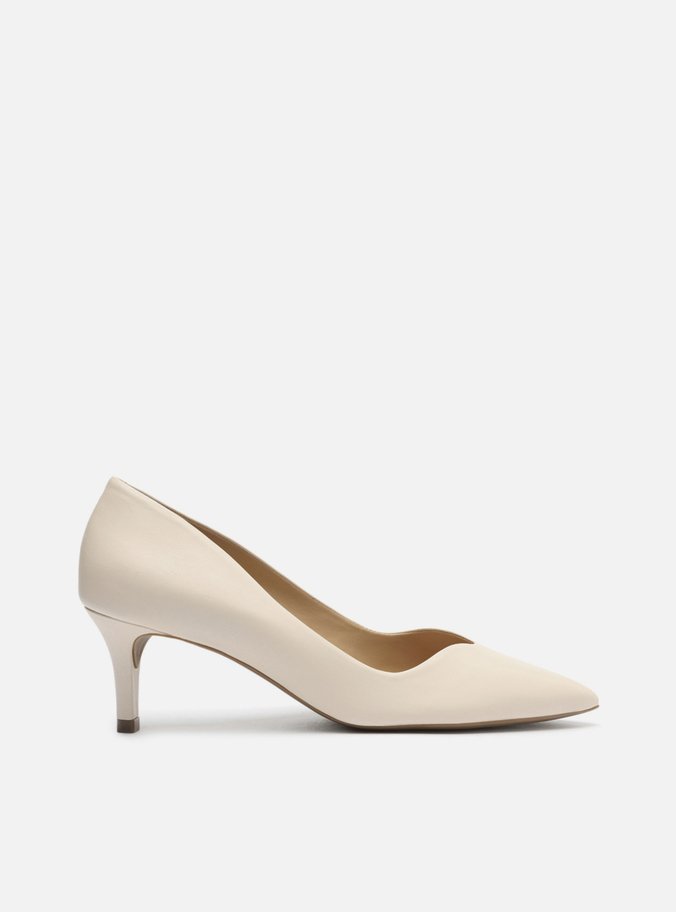 Scarpin Off-White Couro Salto Fino