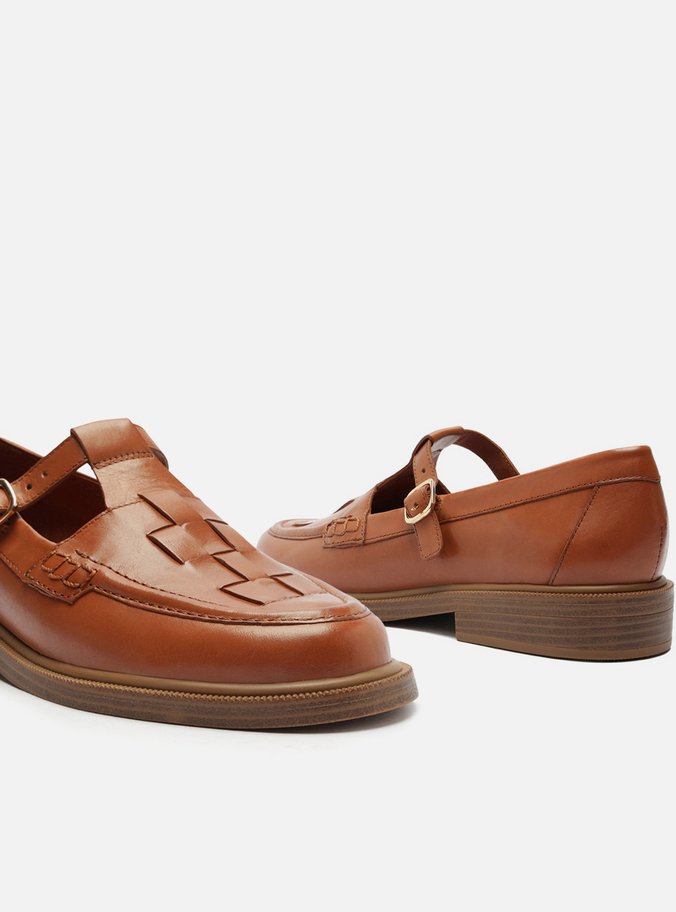 Mocassim Marrom Tiras