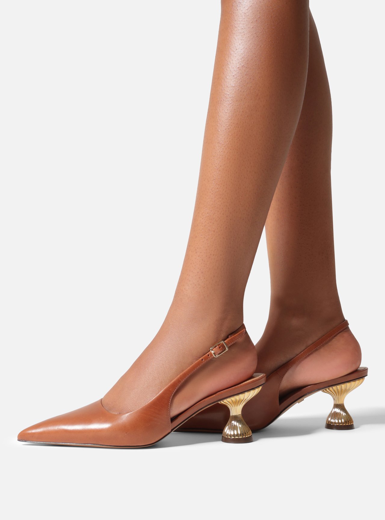 Scarpin Marrom Couro Salto Geométrico Slingback — foto 6