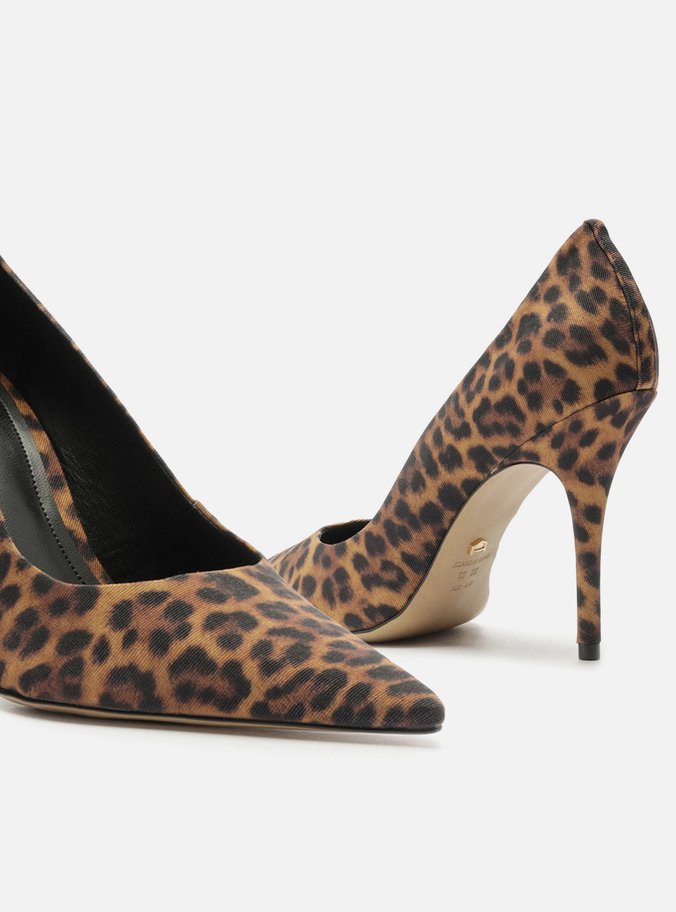 Scarpin Animal Print Salto Alto Bico Fino