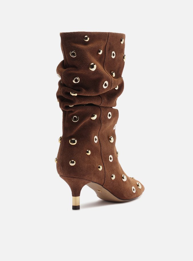 Bota Marrom Camurça Salto Fino Slouchy Rebites