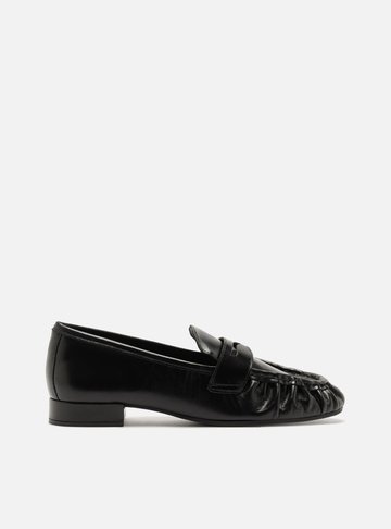 Arezzo — Mocassim Preto Couro Bloco Tira Franzidos