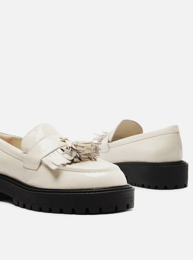 Mocassim Off-White Couro Tratorado Barbicacho Harper