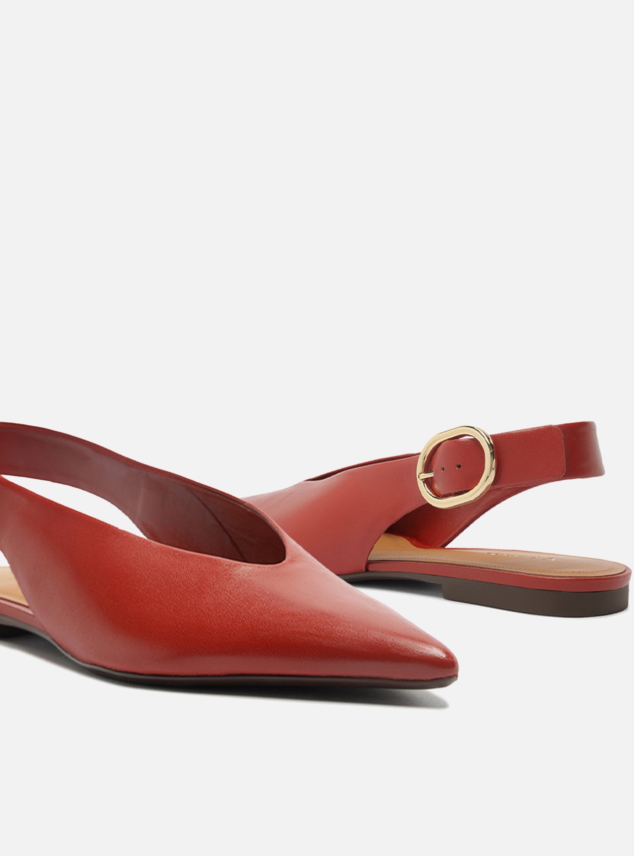 Sapatilha Marrom Couro Bico Fino Fivela Slingback — foto 4