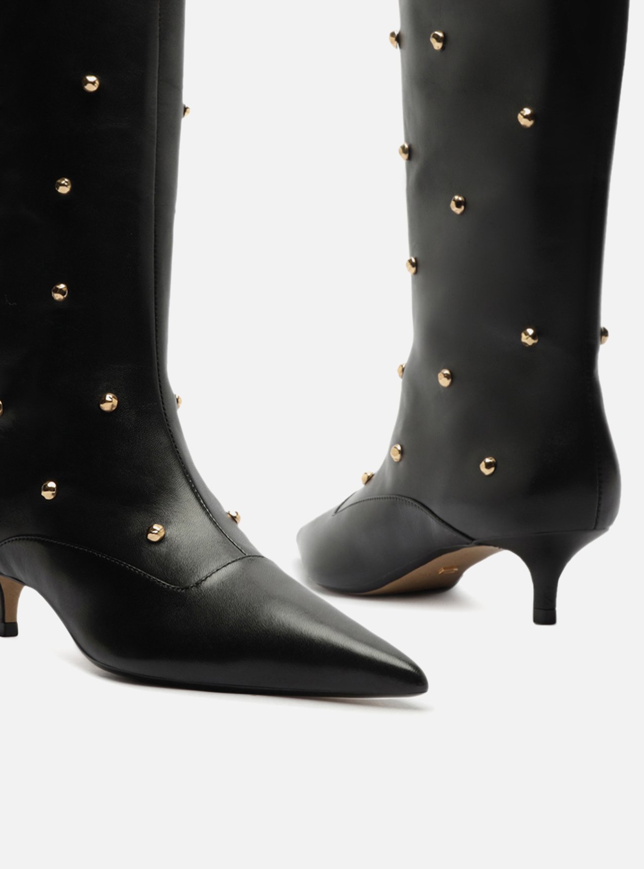 Bota Preta Couro Cano Médio Studs — foto 4