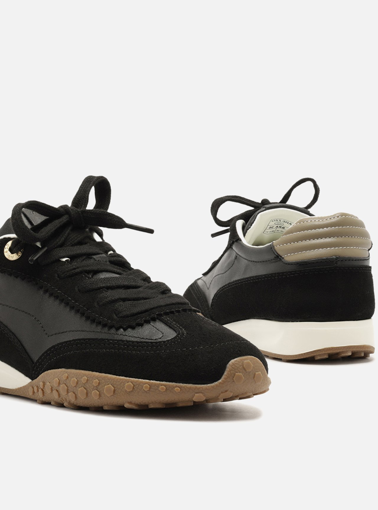 Tênis Preto Solado Esportivo Suede Metais — foto 4