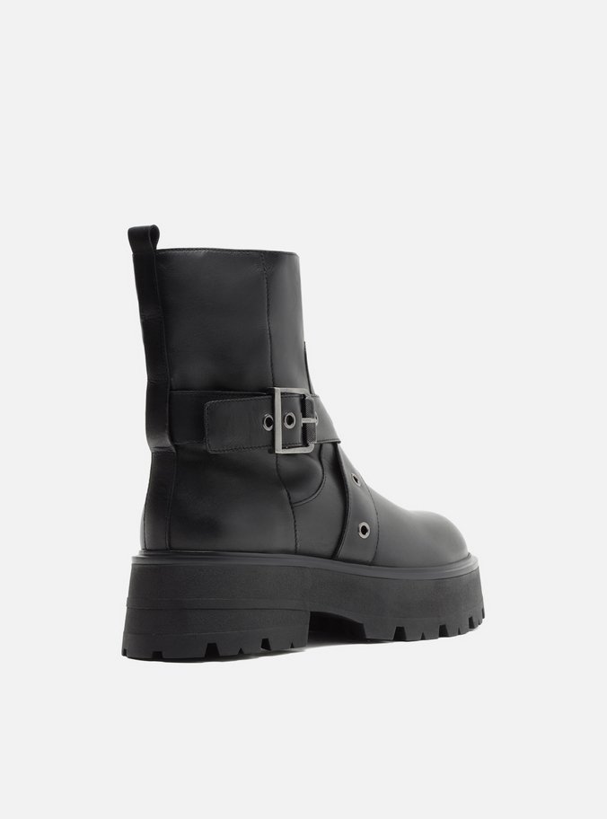Bota Preta Couro Cano Médio Tratorada Fivela