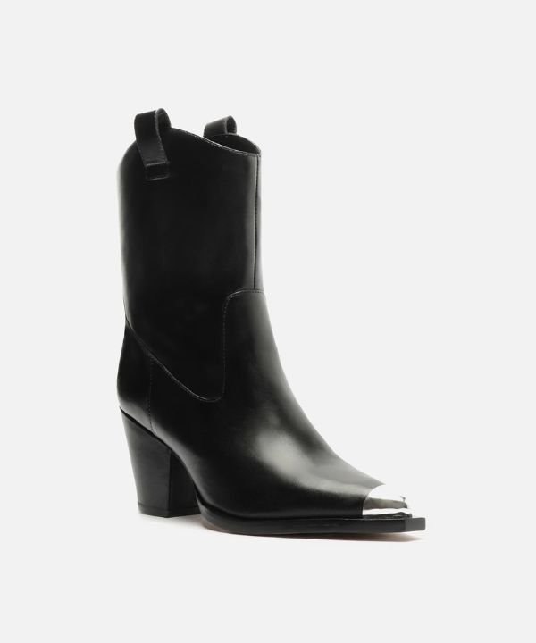 Botas femininas em promoção