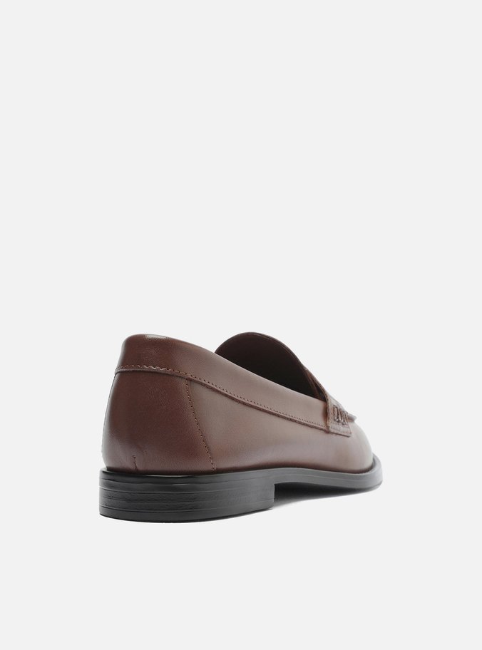 Mocassim Marrom Couro Bico Redondo Tira