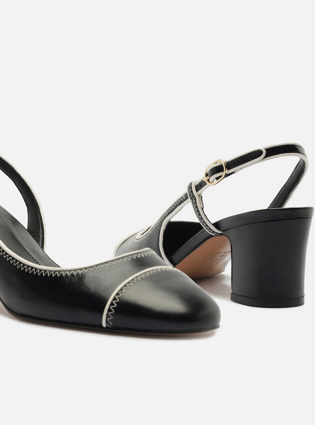 Scarpin Preto Salto Bloco Fivela Slingback — foto 4