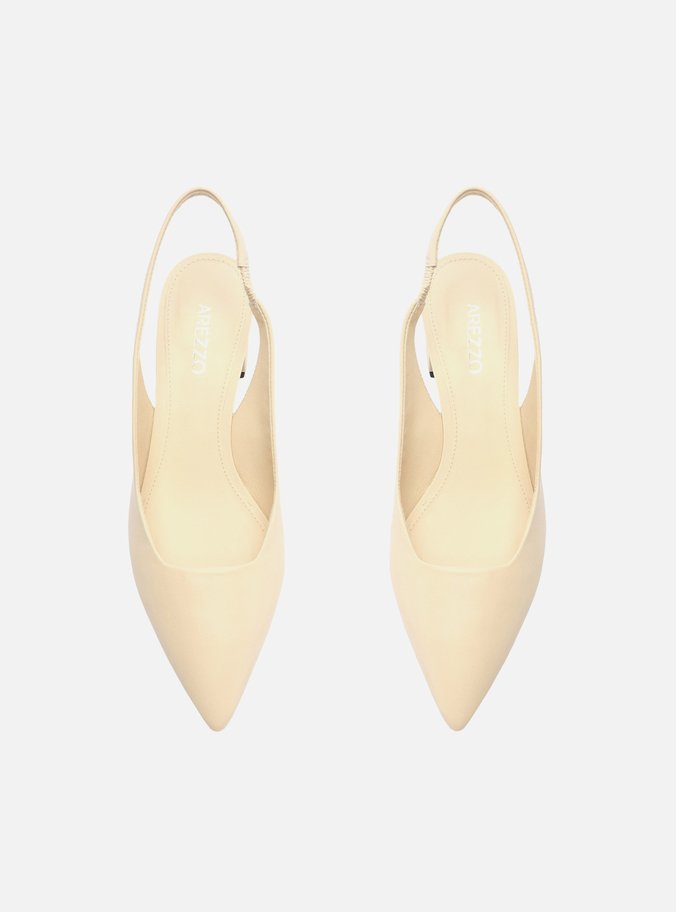 Scarpin Off-White Couro Salto Baixo Helena