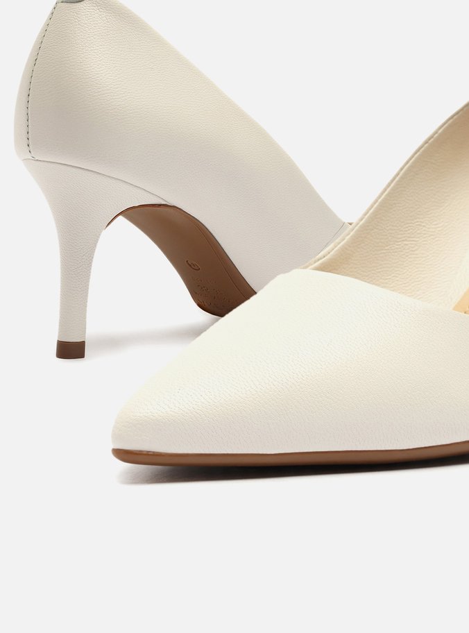 Scarpin Branco Couro Salto Médio Fino