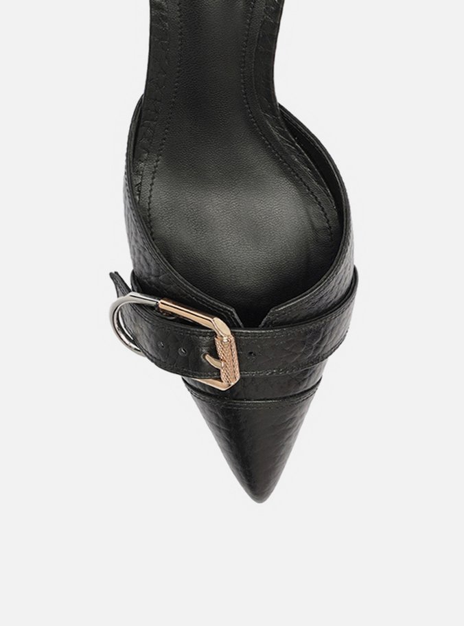Scarpin Preto Couro Salto Kitten Aberto Fivela