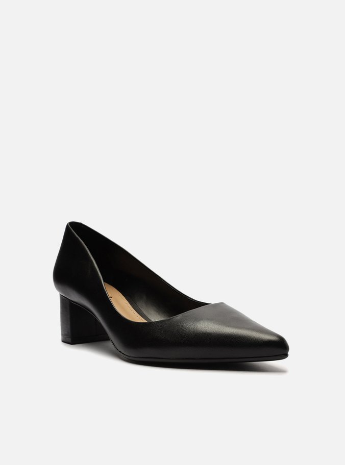Scarpin Preto Couro Salto Baixo Bloco City