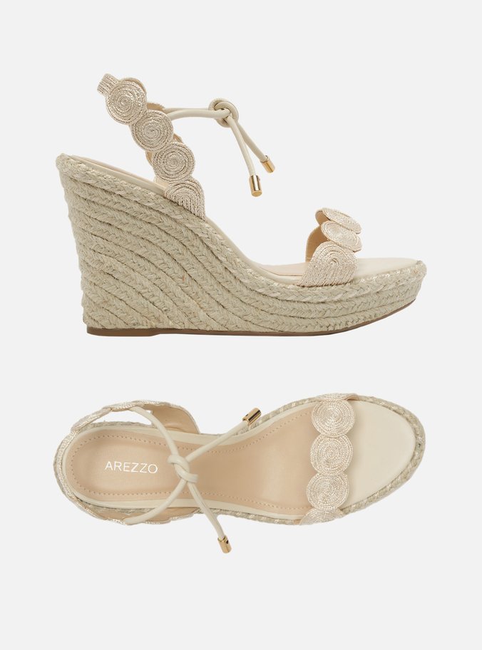 Sandália Off-White Plataforma Tiras Bordadas