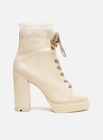 Bota Off-White Couro Cano Curto Amarração Knit