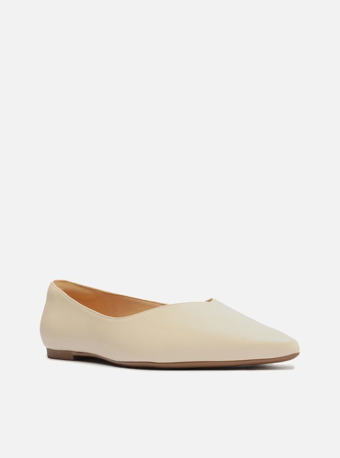 Sapatilha Off-White Couro Bico Fino Minimal