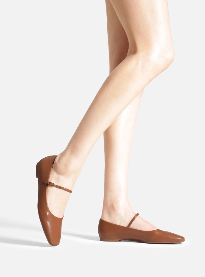 Sapatilha Marrom Couro Bico Quadrado Tira