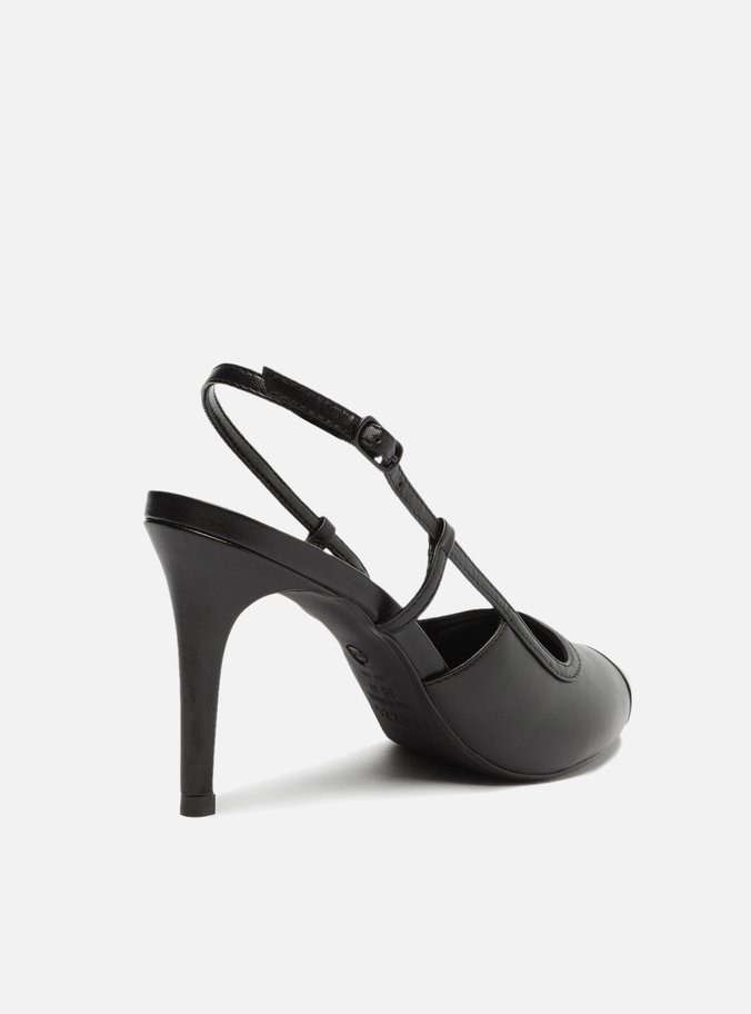 Scarpin Preto Couro Salto Fino Cap Toe