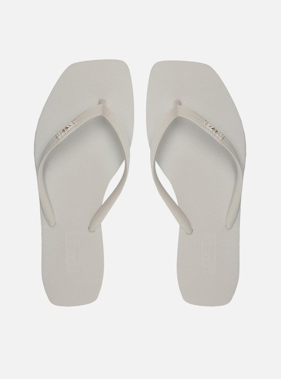 Chinelo de Dedo Branco Bico Quadrado Tiras Brizza