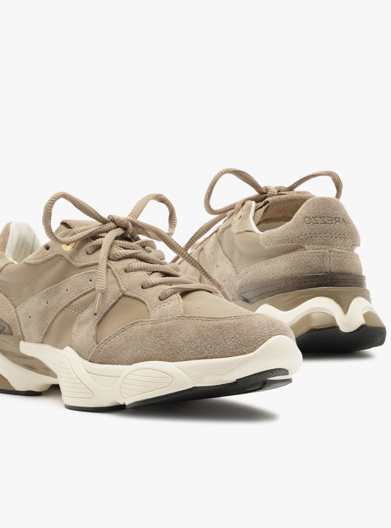 Tênis Cinza Solado Esportivo Suede Metais — foto 4