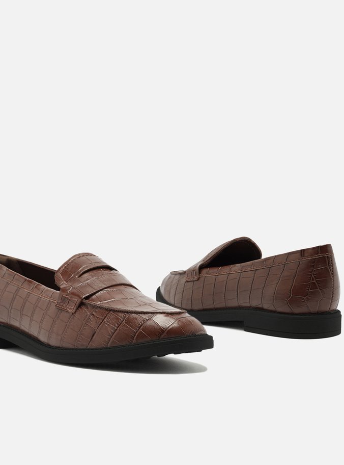 Mocassim Marrom Fechado Croco