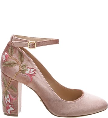 Sandália Fechada Bordados Flores Rose