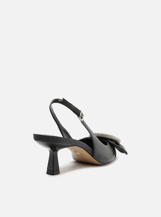 Scarpin Preto Couro Slingback Fivela Cristais