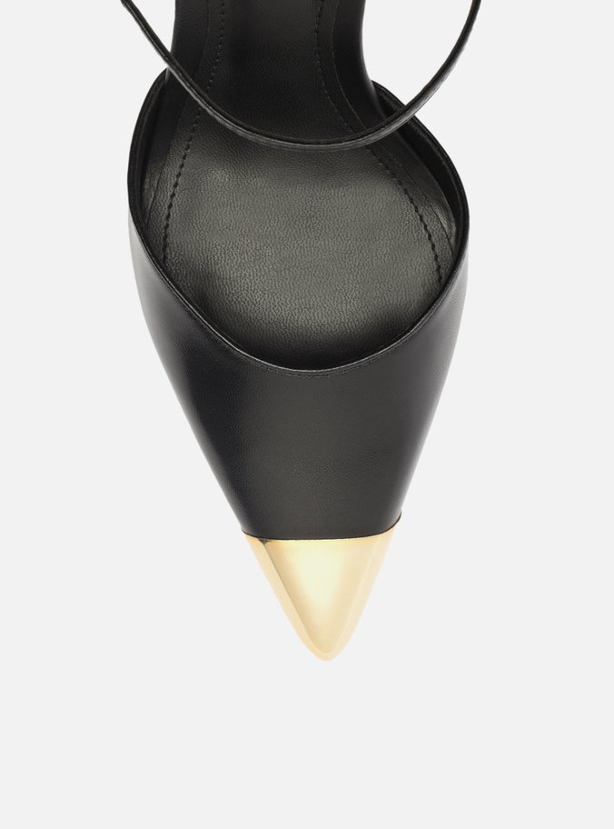 Scarpin Preto Couro Bico Fino Aberto Cap Toe