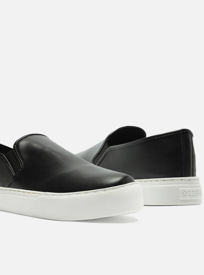 Slip On Preto Bico Redondo